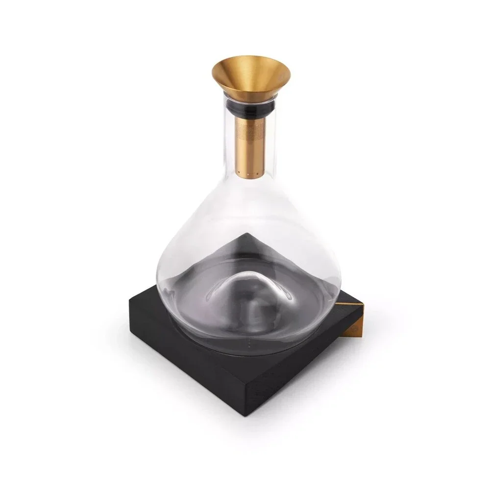 Rabbit Premium Wine Decanter with Sediment Strainer and Integrated Aerator - New